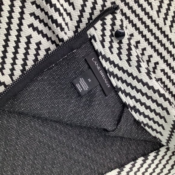 Black & White Textured Chevron Pencil Skirt Size 24 Full Rear Zip Office Casual - Picture 8 of 10